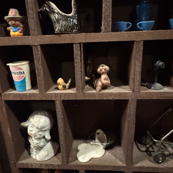 Vintage Printer’s Tray Filled w/ 100+ Miniatures • Advertising • Metal & Japan!! - Picture 8 of 17